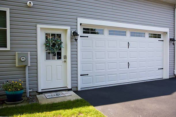 24/7 Emergency Garage Door Panel Replacement experts in Rayne, LA